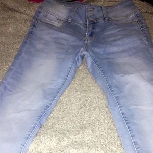 NEW BUTT JEANS